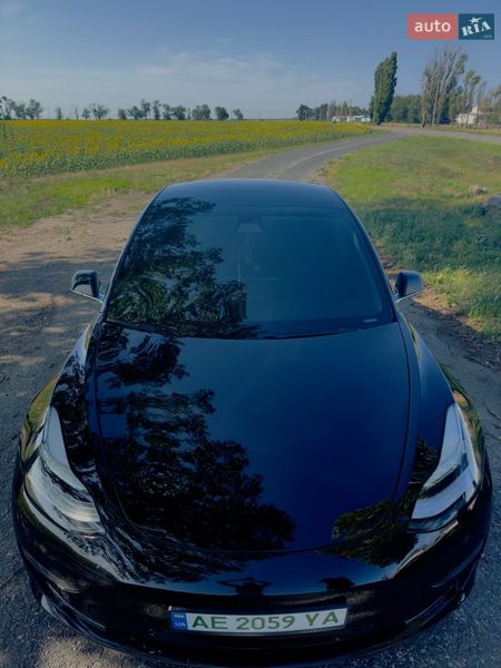 Седан Tesla Model 3 2019 в Дніпрі