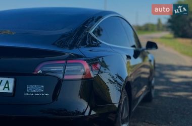 Седан Tesla Model 3 2019 в Днепре