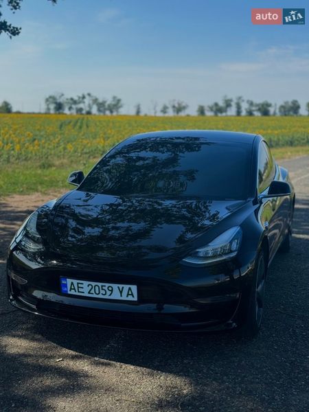 Седан Tesla Model 3 2019 в Дніпрі