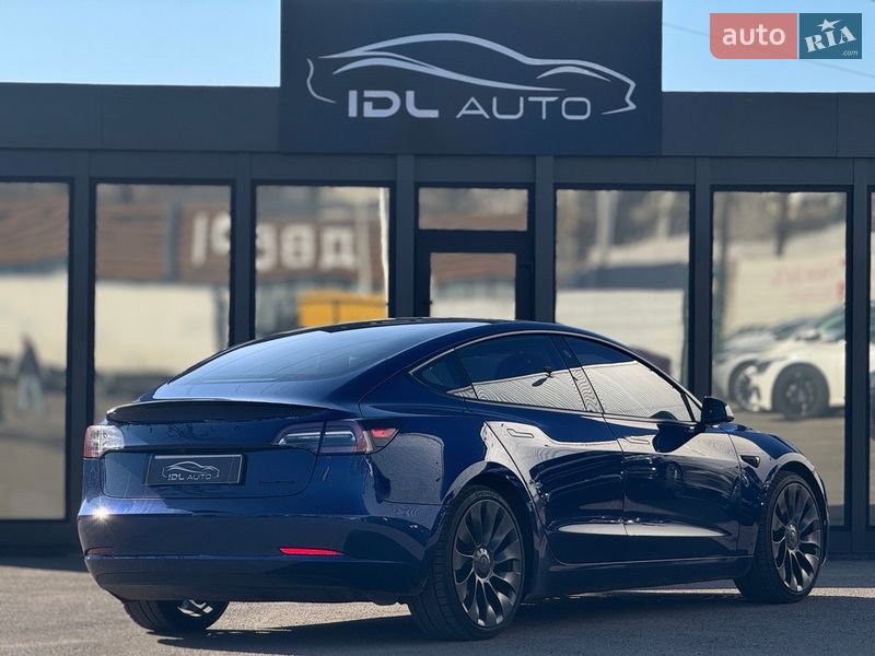 Седан Tesla Model 3 2021 в Києві