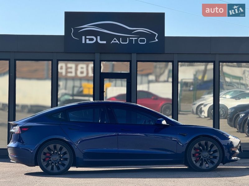 Седан Tesla Model 3 2021 в Києві