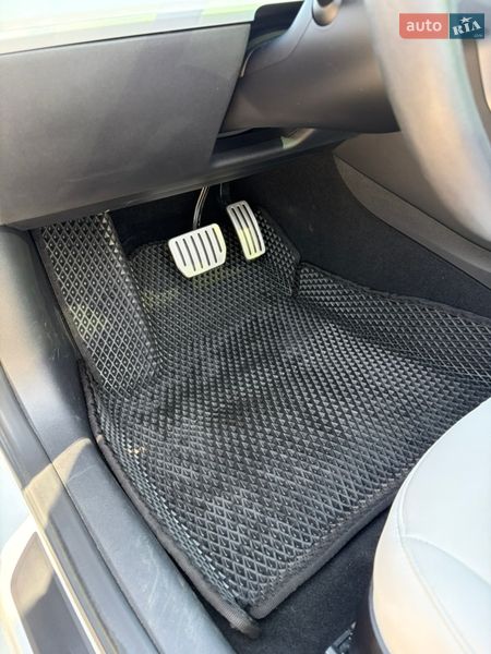 Седан Tesla Model 3 2023 в Львові фото 20 Седан Tesla Model 3 2023 в Львові