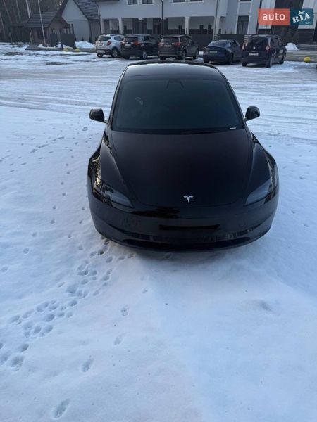 Седан Tesla Model 3 2024 в Львове
