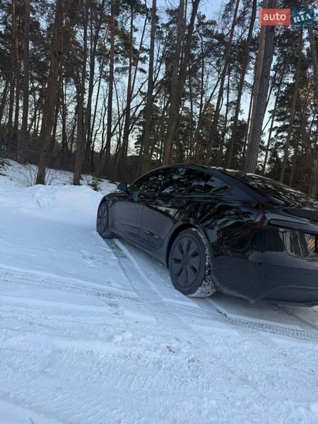 Седан Tesla Model 3 2024 в Львове