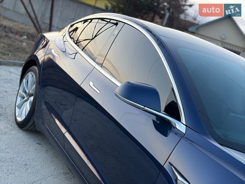 Седан Tesla Model 3 2018 в Дрогобыче