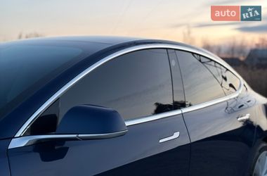 Седан Tesla Model 3 2018 в Дрогобыче