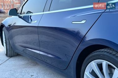 Седан Tesla Model 3 2018 в Дрогобыче
