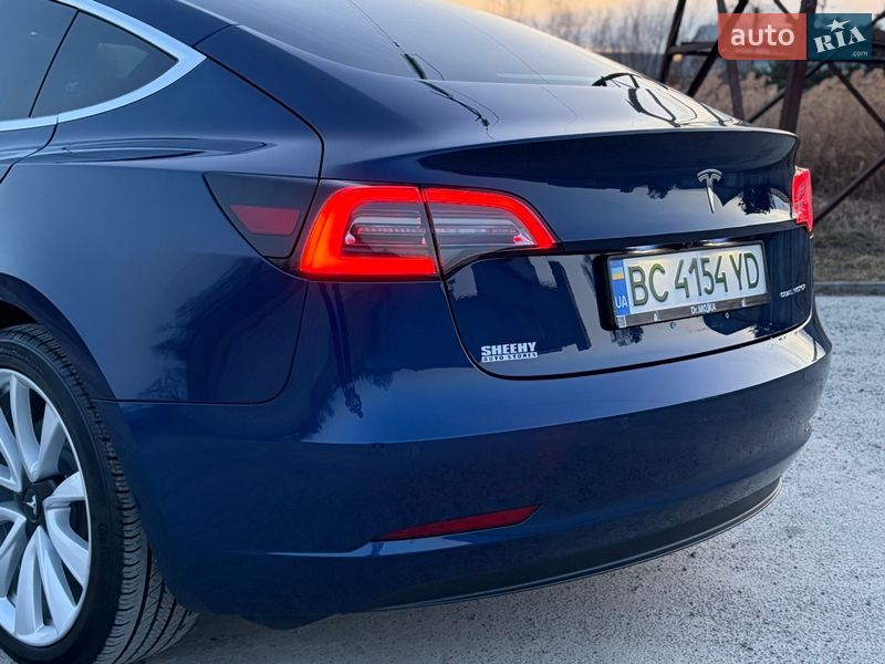 Седан Tesla Model 3 2018 в Дрогобыче