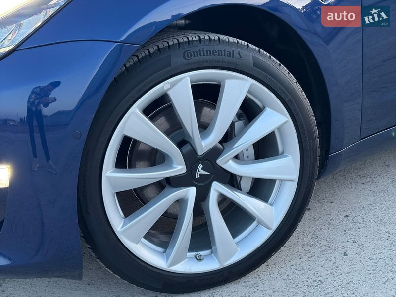 Седан Tesla Model 3 2018 в Дрогобыче
