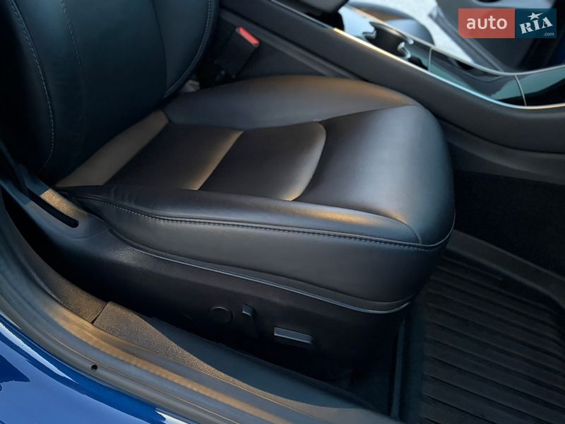 Седан Tesla Model 3 2018 в Дрогобыче