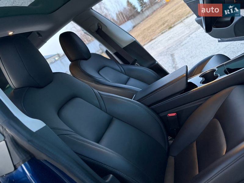 Седан Tesla Model 3 2018 в Дрогобыче