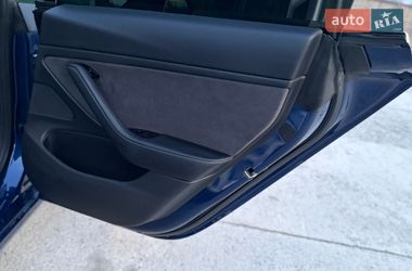 Седан Tesla Model 3 2018 в Дрогобыче