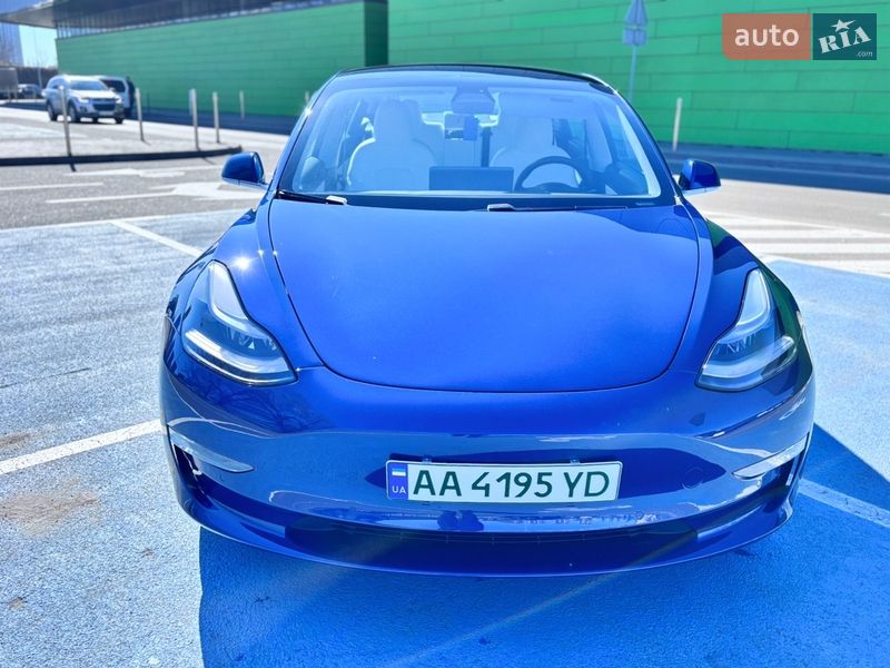 Седан Tesla Model 3 2020 в Києві