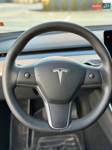 Седан Tesla Model 3 2020 в Дубно