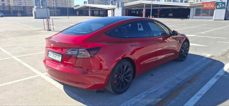 Седан Tesla Model 3 2021 в Киеве