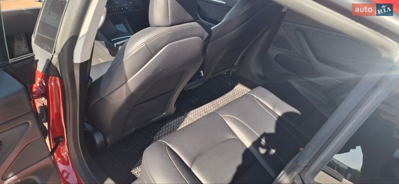 Седан Tesla Model 3 2021 в Киеве