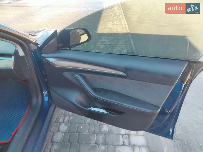 Седан Tesla Model 3 2021 в Тернополі