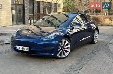 Седан Tesla Model 3 2018 в Киеве