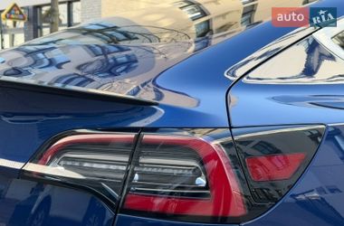 Седан Tesla Model 3 2018 в Киеве