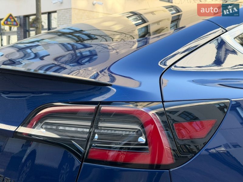 Седан Tesla Model 3 2018 в Киеве