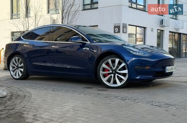 Седан Tesla Model 3 2018 в Киеве