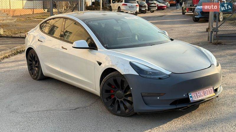 Седан Tesla Model 3 2021 в Львові