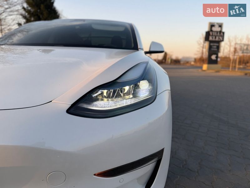 Седан Tesla Model 3 2021 в Коломые