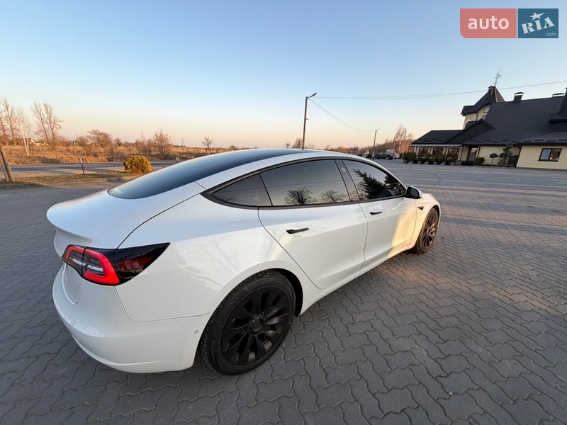 Седан Tesla Model 3 2021 в Коломые