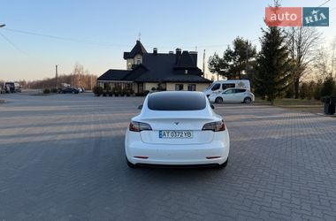 Седан Tesla Model 3 2021 в Коломые