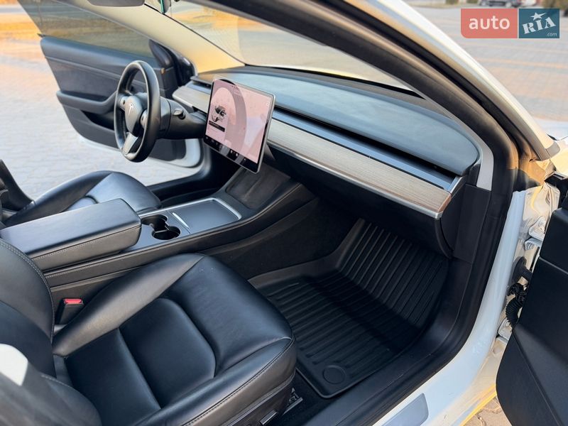 Седан Tesla Model 3 2021 в Коломые