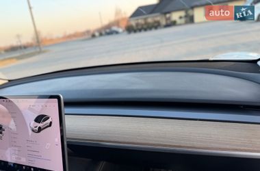 Седан Tesla Model 3 2021 в Коломые