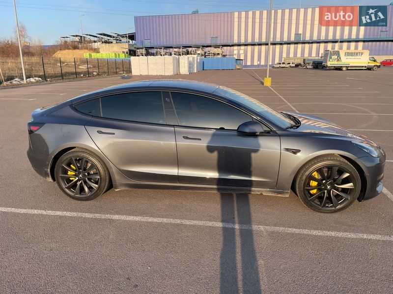 Седан Tesla Model 3 2019 в Ровно