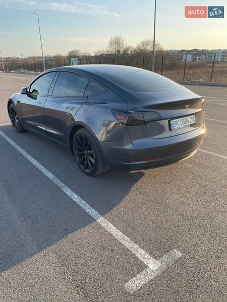 Седан Tesla Model 3 2019 в Ровно