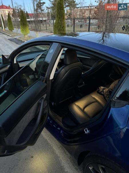 Седан Tesla Model 3 2021 в Києві