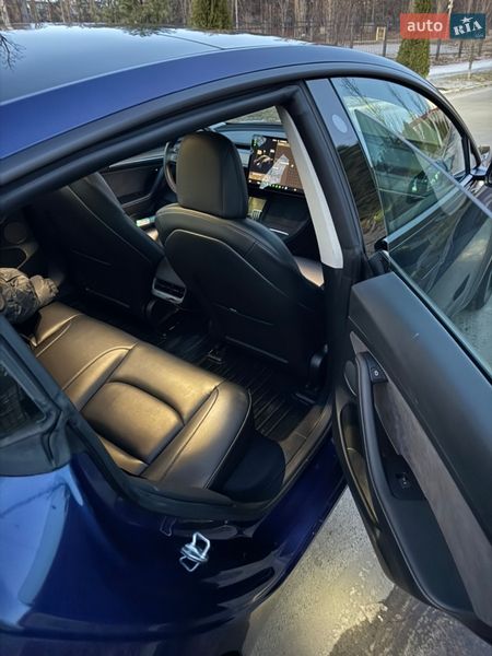 Седан Tesla Model 3 2021 в Києві