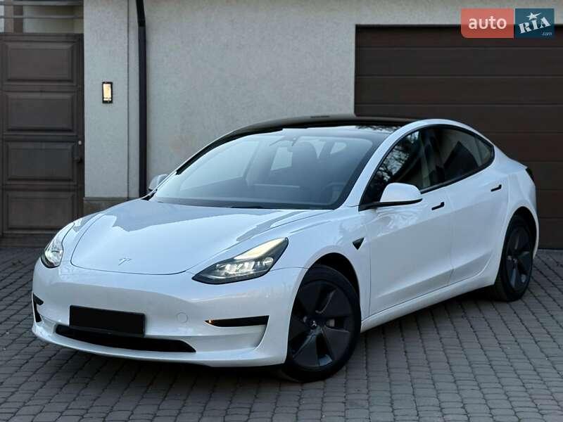 Седан Tesla Model 3 2023 в Киеве