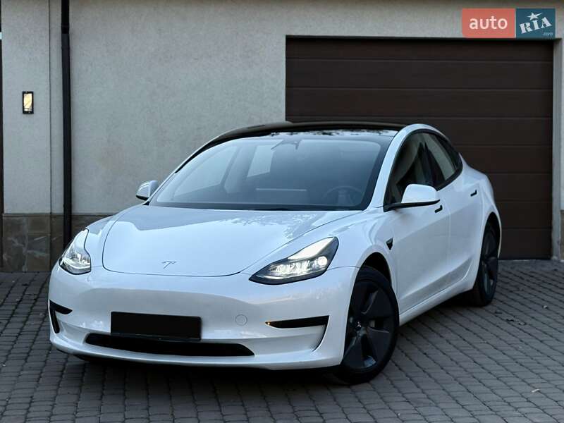Седан Tesla Model 3 2023 в Киеве