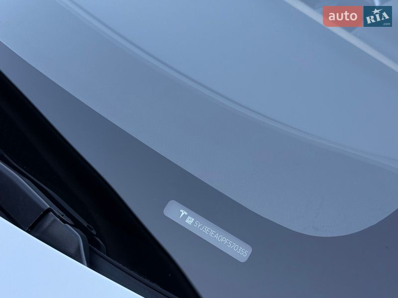 Седан Tesla Model 3 2023 в Киеве