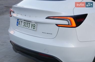 Седан Tesla Model 3 2024 в Снятине