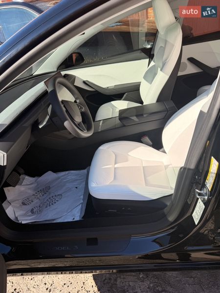 Седан Tesla Model 3 2025 в Харькове