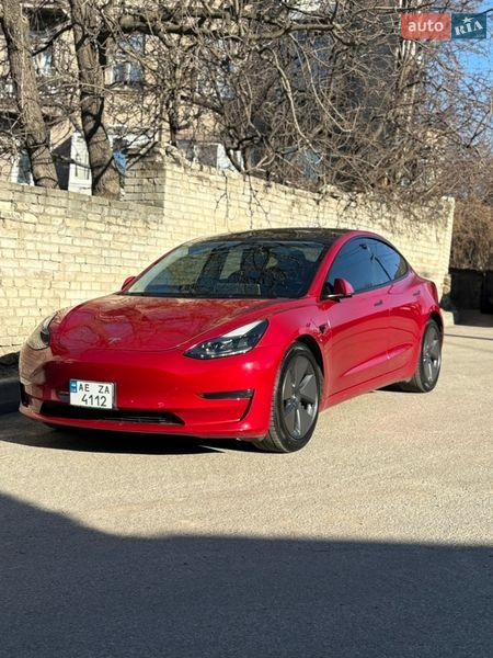 Седан Tesla Model 3 2022 в Днепре