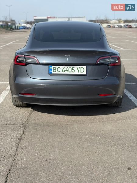 Седан Tesla Model 3 2020 в Львове