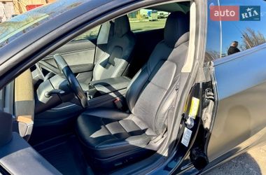 Седан Tesla Model 3 2019 в Киеве