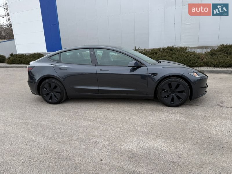 Седан Tesla Model 3 2024 в Дніпрі