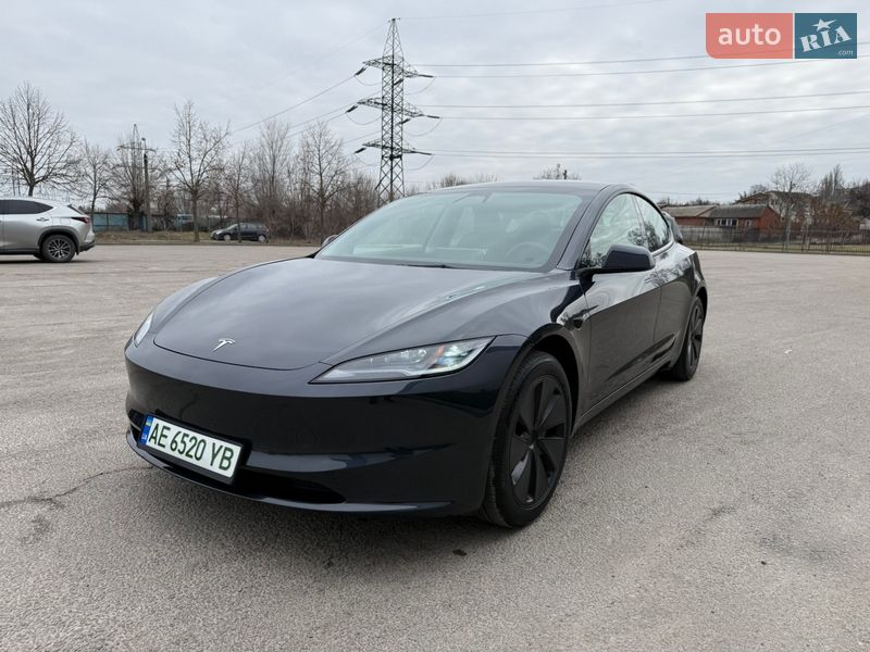Седан Tesla Model 3 2024 в Дніпрі