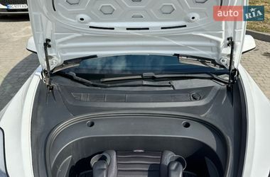 Седан Tesla Model 3 2021 в Львове