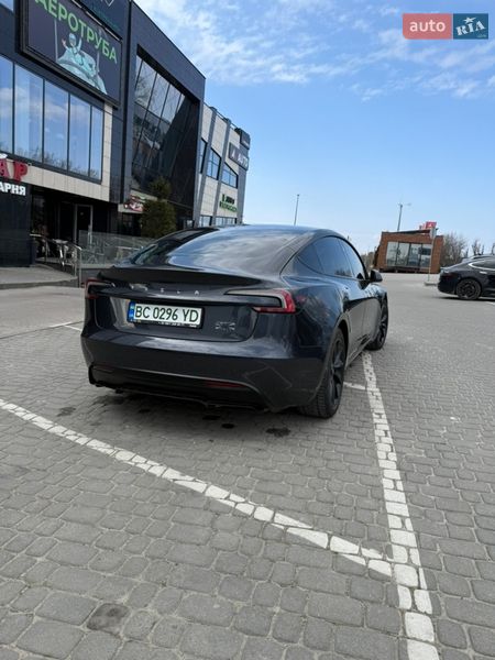Седан Tesla Model 3 2024 в Львове