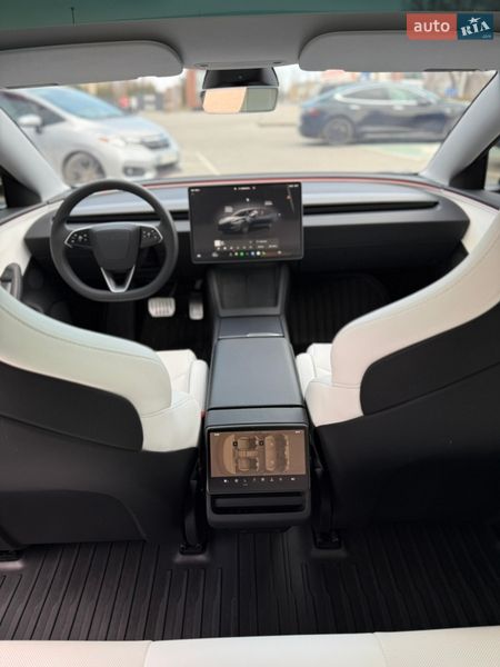 Седан Tesla Model 3 2024 в Львове