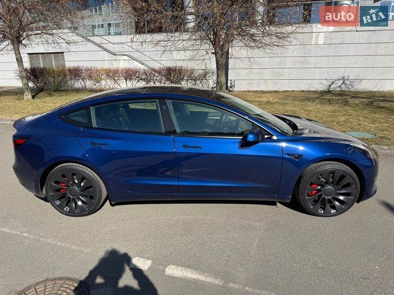 Седан Tesla Model 3 2021 в Києві