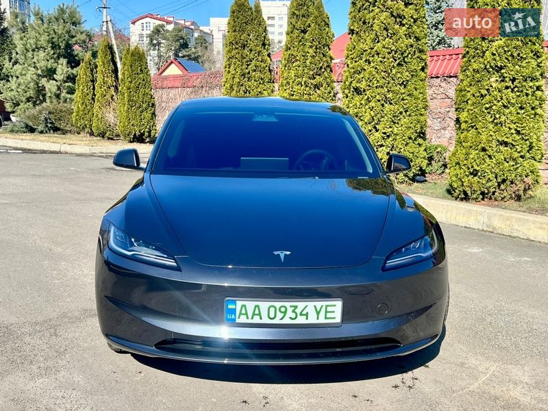 Седан Tesla Model 3 2024 в Києві